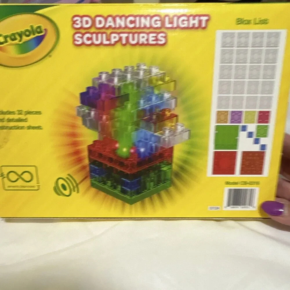 NEW Crayola EBlox Infinite Creations 3D Light Sculptures 32pc Battery Powered